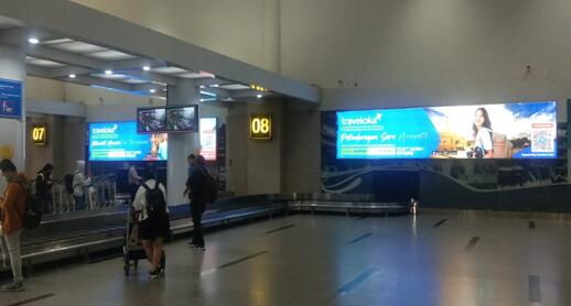 印尼棉蘭機場廣告